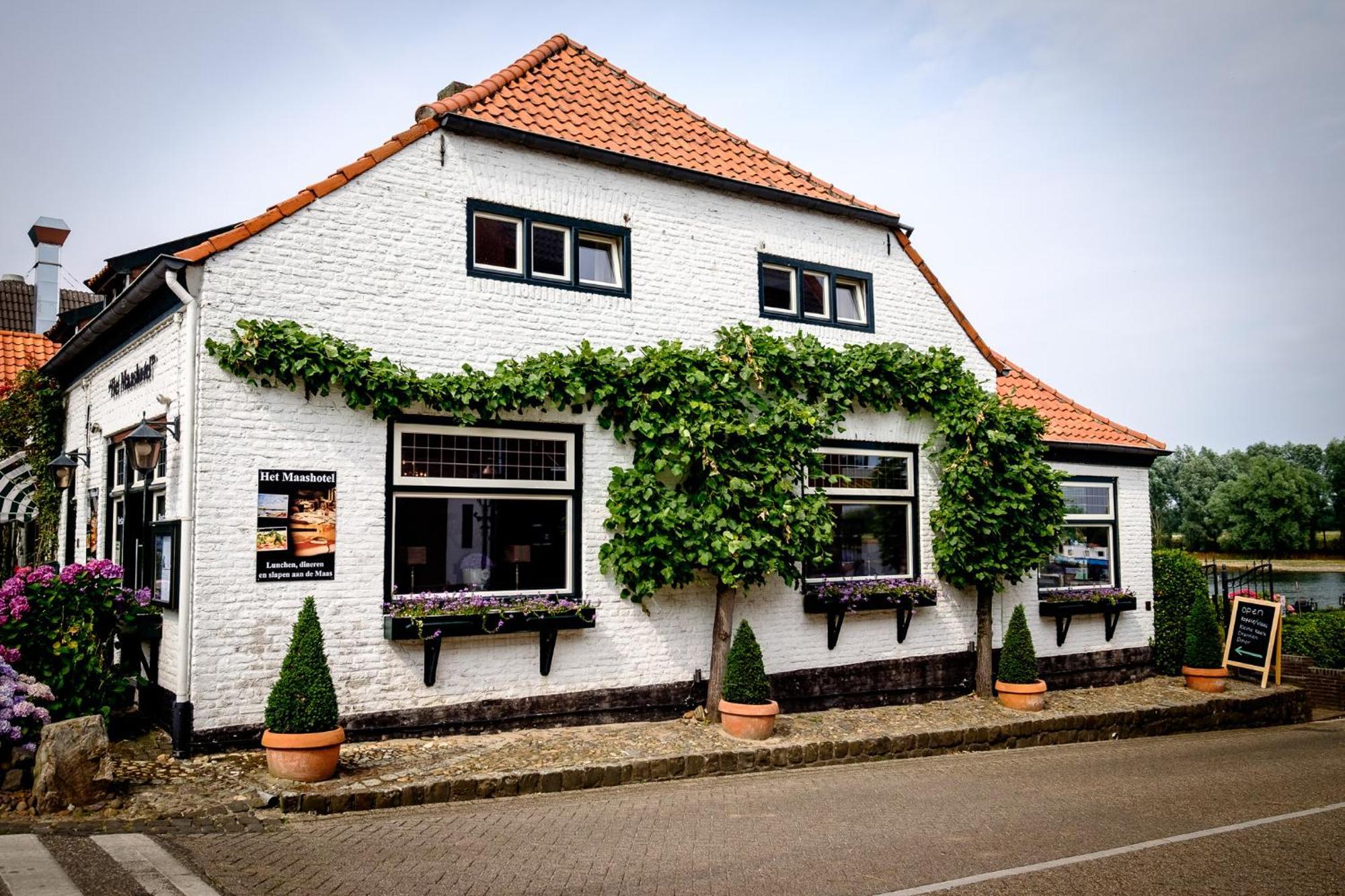 Het Maashotel Broekhuizen  Exteriör bild